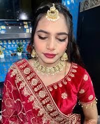 Simple Party Makeup On Clients Demand ☺️ #partymakeuplook  #simplepartymakeover #banglore #banglorebasedmakeupartist #sidersmakeup❤️  #réel #viralpost #explore #fypシ