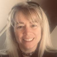 Lisa Cislo's Instagram, Twitter & Facebook