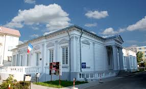 Miercuri, de la ora 19, la sediul ccf va fi vernisata expozitia pour les connaisseurs / pentru cunoscatori, semnata de tanarul artist plastic sorin scurtulescu. Institutul Francez Iasi Cultura In Iasi