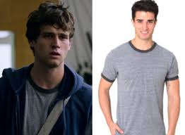 Mais une ignoble agression pousse un lycéen à bout. 13 Reasons Why Season 2 Episode 6 Justin S Grey Ringer Tee Shop Your Tv