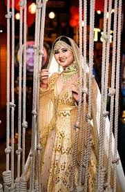 Pin By Sasi Pradha On Rashami Desai In 2020 Indian Wedding Outfits Bridal Shoot Bridal