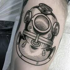 There are many different designs among nautical tattoos and each design holds a unique meaning. 100 Nautische Tattoos Fur Manner Slick Seefahrt Design Ideen Mann Stil Tattoo Nautical Tattoo Tattoos For Guys Tattoos