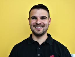 Expert Staff in Communication