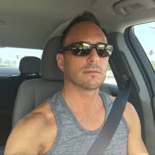 Chase Sapphire Reserve just arrived via UPS! Check out our video to see  what's inside the box: