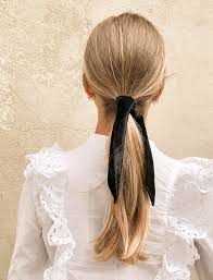 Ghost hairstyle 👻 #trickortreat #velvet_hair_design #halloween #halloweennails #halloweencostume… Black Silk Velvet Hair Tie Lio Mara