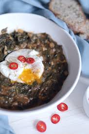 Incearca mancarea de spanac cu usturoi si orez, este foarte satioasa si se potriveste si persoanelor care tin post. Spanac In Sos De Rosii Hayateria