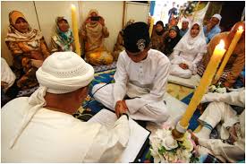 Antara objektif yang telah dibincangkan adalah Adat Perkahwinan Masyarakat Melayu Brunei Kisah Riss Aziela