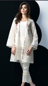 Afshii Majid 2018 Pakistani Dresses Casual Pakistani Fashion Party Wear Pakistani Fashion Casual