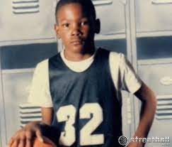 Kevin durant responds after former teammate enes kanter tells a kid to burn a shirt with kevin durant's kd logo on it. Nba Players As Kids Kevin Durant Basketball Workouts Nba Players