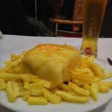 Echa un vistazo a los 8 vídeos y fotos de francesinhas & companhia que han tomado los miembros de. Francesinha Santiago Na Companhia De Um Belo Principe Picture Of Cafe Santiago F Porto Tripadvisor