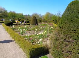 The britzer garten, a large park in the south of berlin, was designated after the local part britz of berlin's borough neukoelln. Der Britzer Garten Der Schonste Stadtpark Von Berlin