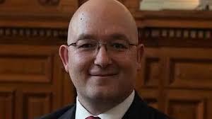 Catalina parot hatte viele verschiedene haarschnitte in den letzten 2 jahren. Jwr8idggtdpn M