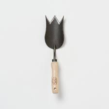 We did not find results for: A Trowel Shaped Like A Tulip From Holland Of Course Gardenista