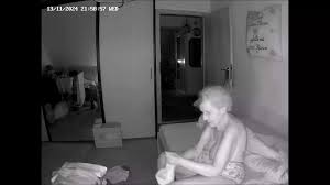 Quickly Wanked off in Front of the Pussy: German Amateur Porn