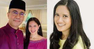 Maybe you would like to learn more about one of these? Kecantikan Isteri Menteri Kewangan Jadi Buah Mulvt Rupanya Bukan Calang Calang Orang