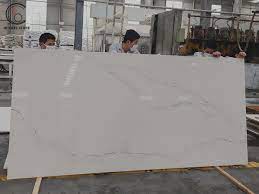 Calacatta laza is a classic in modern housing due to its elegance and simplicity. China Polishing Surface Caesarstone 5111 Calacatta Quartz Countertop China Quartz Stone Quartz Slab