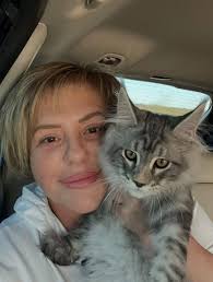 Pretty Mother And Kitten 🐾 🐾😻Maine Coon 🤍🤍🤍