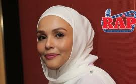 Norazmahwati binti abdul aziz (lahir 26 november 1976), atau lebih dikenali sebagai noryn aziz, adalah seorang penyanyi jazz popular malaysia. Bapa Mentua Noryn Aziz Meninggal Dunia