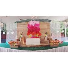Gated pallet fence with trellises. Wedding Pelamin Wedding Dais Dais Diy Pallet Rustic Wedding Malaysia Malay Wedding Ombr Simple Wedding Decorations Pallet Wedding Backdrop Decorations