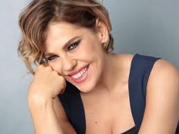 Bárbara Paz fala de cicatrizes e desabafa: "Cortaram o meu rosto no meio"