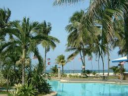 Poolside At Primula Beach Resort Overlooking The South China Sea Picture Of Primula Beach Hotel Kuala Terengganu Tripadvisor