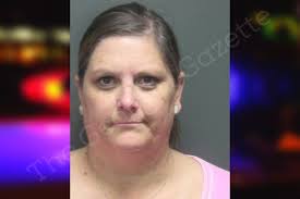 Leah Cruse's Instagram, Twitter & Facebook