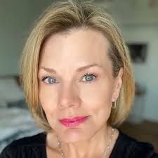 Lisa Bobbitt's Instagram, Twitter & Facebook