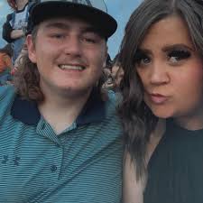 Single moms maybe you can help me out, my car broke down i need a mechanic  ASAP that wont try to rip me off. I've been out of work fir 3 weeks