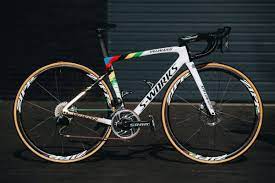 She currently holds the olympic, world and dutch title on the road and the world and european title on the individual time trial. Team Sd Worx On Twitter Look At This Beauty New Bike Day For Anna Van Der Breggen As She Received This Outstanding S Works Tarmac Sl 7 With A Special Painting Due