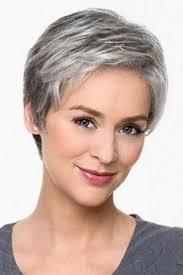 Cheveux Gris Tres Courts Cheveux Gris Tres Courts Cheveux Courts Coiffures Cheveux Gris