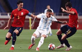 Quem vencer avança para a disputando o ouro, e o perdedor disputa a medalha de bronze. Argentina Empata Com Espanha E Esta Fora Do Futebol Masculino Nos Jogos Olimpicos Lance