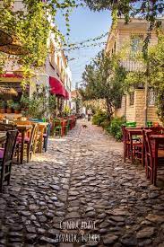 Ayvalık'ta seyir halinde paniğe kapılan motosiklet sürücüsü korkuttu. Cunda Adasi In Ayvalik Turkey Travel Photos Travel Inspiration Turkey Travel