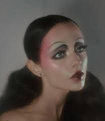 Lara Simpson's Instagram, Twitter & Facebook