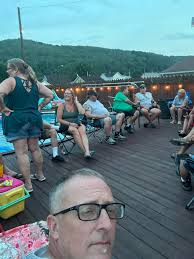 Mornin yinz wompers, here we go again, 4 more giddy ups! Make it a great  week...Haz n crew