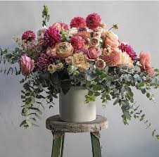 We always provide the highest standard of service to make any occasion a remarkable experience. Los Angeles Florist Flower Delivery By The Petal Workshop Flower Arrangements Diy Flower Vase Arrangements Fresh Flowers Arrangements