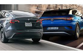 So praktisch wird das tesla model y. Vw Id 4 Gegen Tesla Model Y Vergleich Und Preise Auto Motor Und Sport