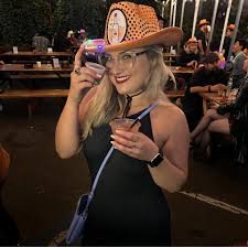 Lindsay Zinser (@zinzeeelinzerrr) • Facebook, Connect with friends