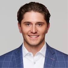 Excited to announce my new role as Mid-Commercial Account Director at  Salesforce! The past 3.5 years have been truly fulfilling, thanks to the  incredible support from leaders, teammates, and…