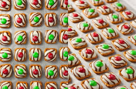 From peppermint blondies to snowflake sugar cookies make these easy treats for kids to decorate on a cold sunday afternoon. 30 Fun Christmas Food Ideas For Kids School Parties Forkly