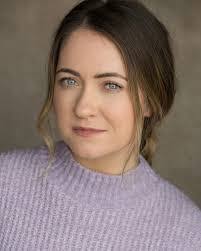 Karina Reeves's Instagram, Twitter & Facebook