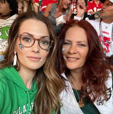 What large and xl clothes and size 8 shoes are available?