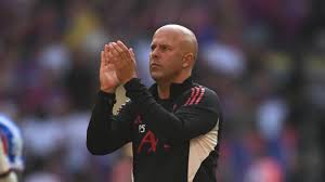 Liverpool Falls Short in Community Shield: Slot's Takeaways - Imagen principal del artículo