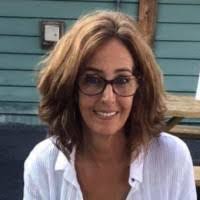 Linda Munson's Instagram, Twitter & Facebook