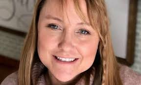 Sara Bost's Instagram, Twitter & Facebook