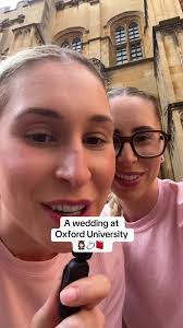 Who would’ve thought Siena and I would be going into Oxford Uni 😆  #livesketching #weddingfavours