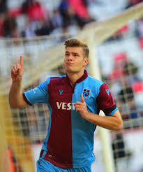 Sörloth, ara transfer döneminde galatasaray'ın kendisini istediğini açıklamış ancak gent'i tercih ettiğini belirtmişti. Alexander Sorloth Galatasaray In Kapisindan Donmus Aspor