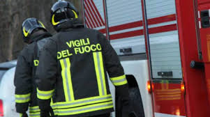 Di seguito ti illustreremo tutti i servizi che puoi utilizzare per iniziare a studiare prima della pubblicazione per rimanere aggiornato sugli sviluppi del concorso 250 vigili del fuoco iscriviti al gruppo di studio e diventa fan della relativa pagina facebook. Da Trapani Ai Palazzi Romani L Inchiesta Sulle Mazzette Per Diventare Vigili Del Fuoco