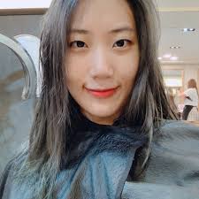 지윤💌] 흑발이 되어가는 과정💆‍♀ . #볼빨간사춘기 #BOL4 #우지윤 #쥰이