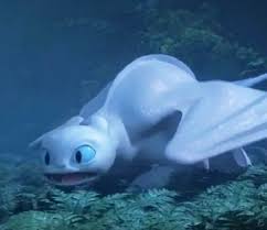 Light Fury Comoentrenaratudragon Dragones De Berk Como Entrenar A Tu Dragon