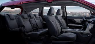 Nội thất xe 7 chỗ tiện chuyến Bá Thước đi Pù Luông rộng rãi